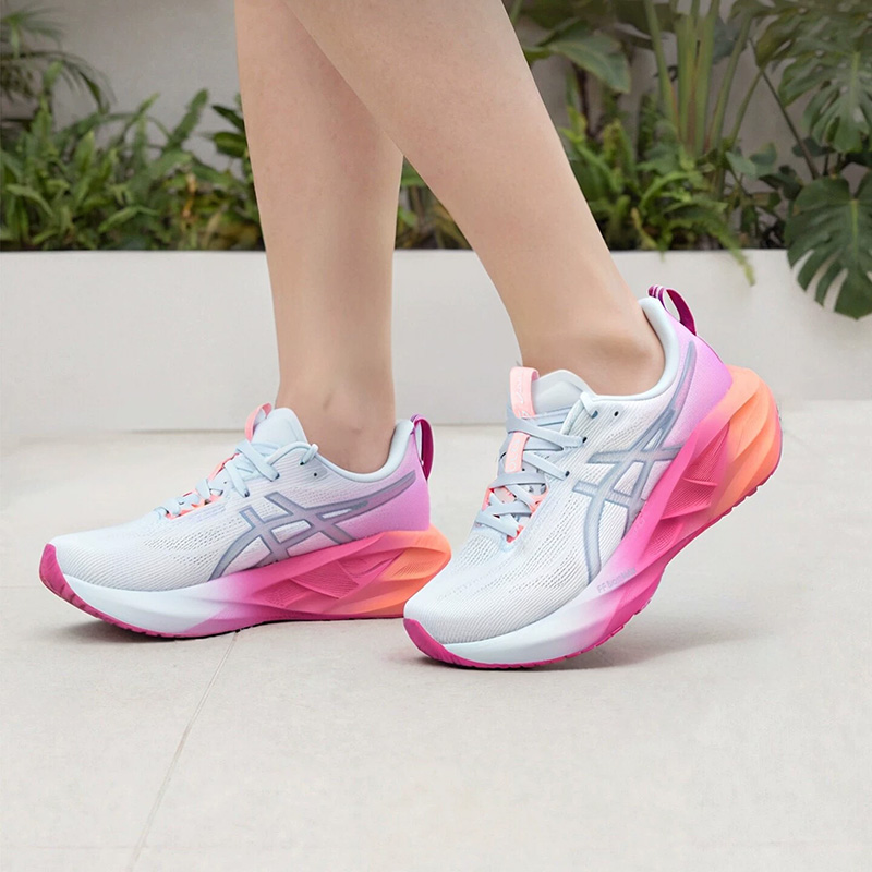 Women Shoes Hong Kong - Asics Women NOVABLAST 5 White Gradient