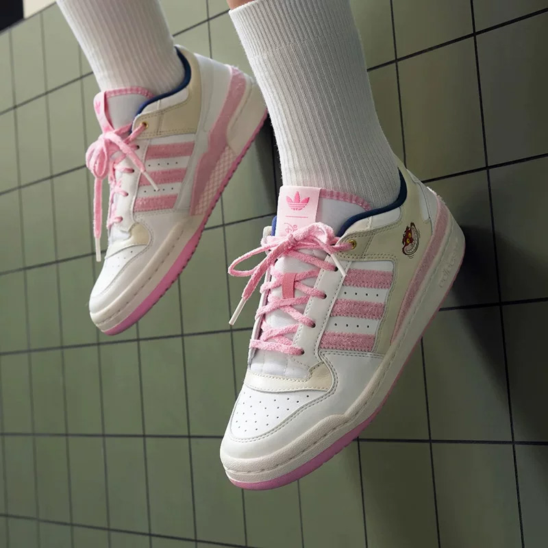 Adidas Clover x Disney collabo - Women Shoes Hong Kong review and price